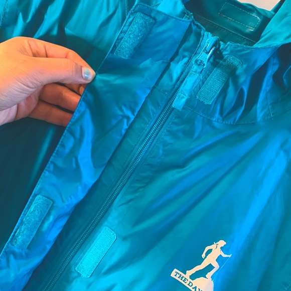 THE DAY HIKER RainCoat - Picture 7 of 12